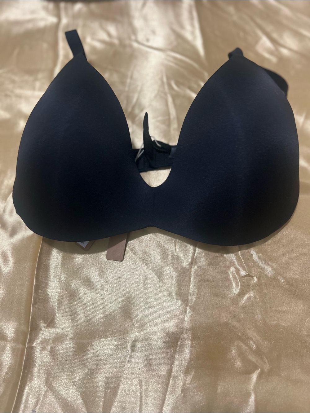 SKIMS Seamless Black T-Shirt Bra - Women Intimates & Sleepwear. 36DDD